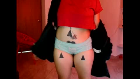 Snapshot of _atenea_golden chatting on 29, 10, 2025 atenea online show from 29, 10, 2025