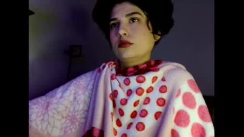 Snapshot of _atenea_golden chatting on 21, 11, 2025 atenea online show from 21, 11, 2025