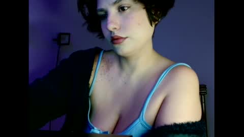 Snapshot of _atenea_golden chatting on 27, 11, 2025 atenea online show from 27, 11, 2025