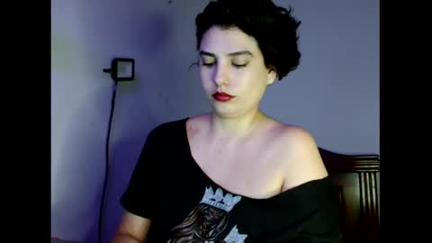 Snapshot of _atenea_golden chatting on 23, 12, 2025 atenea online show from 23, 12, 2025