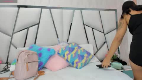 Aura online show from 8, 1, 2026