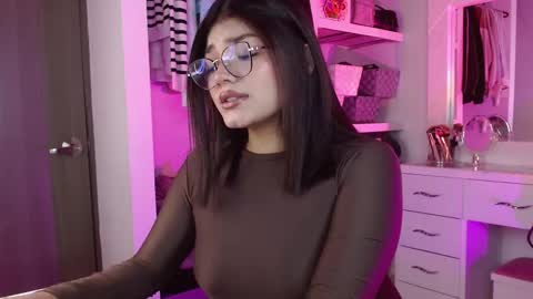   online show from 14, 9, 2025