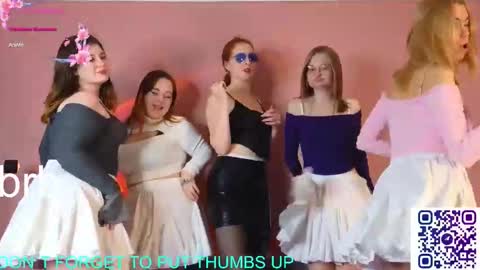 Snapshot of _capybara0_0 chatting on 25, 11, 2025 _capybara0_0 online show from 25, 11, 2025