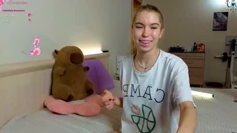 Snapshot of _capybara0_0 chatting on 30, 11, 2025 _capybara0_0 online show from 30, 11, 2025