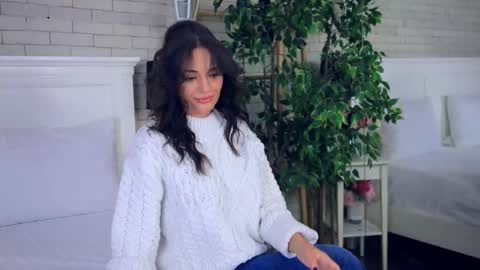 _carlawhite_ online show from 9, 10, 2025