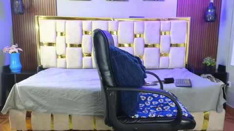 Caroline online show from 9, 4, 2026