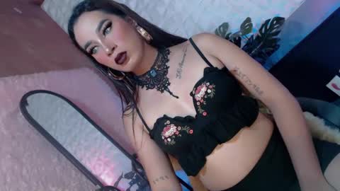 Caroline online show from 12, 2, 2025