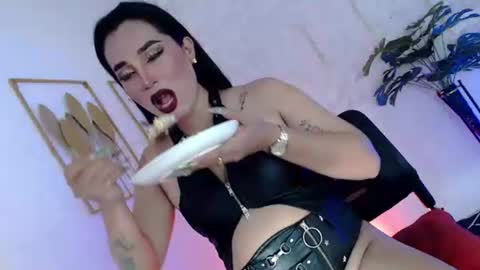 Caroline online show from 28, 9, 2025