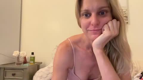 Snapshot of _chelsea___ chatting on 27, 2, 2025 Chelsea xo online show from 27, 2, 2025