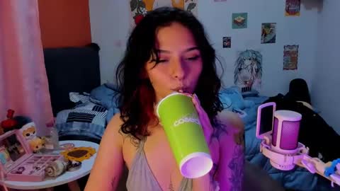 Snapshot of _dayanne_ chatting on 8, 12, 2024 Pao online show from 8, 12, 2024