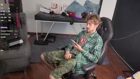 Snapshot of _delacruz911_ chatting on 2, 11, 2025 delacruz online show from 2, 11, 2025