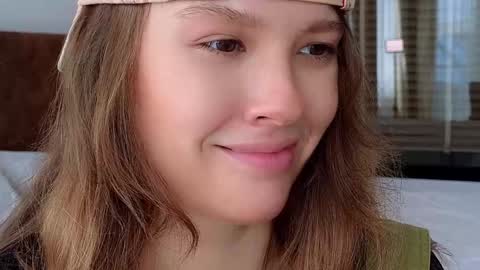 DemiDee online show from 27, 10, 2025