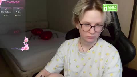 chloue and Gretta online show from 23, 2, 2026