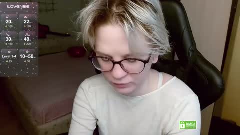 chloue and Gretta online show from 2, 3, 2026