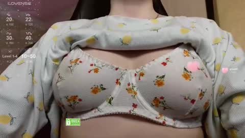 chloue and Gretta online show from 27, 3, 2026