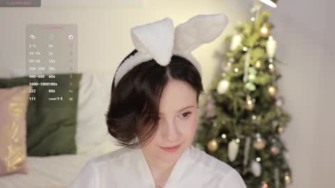 Essie  online show from 12, 1, 2025