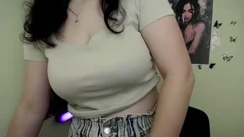 Snapshot of _foxy_lady chatting on 20, 9, 2025 Alice online show from 20, 9, 2025