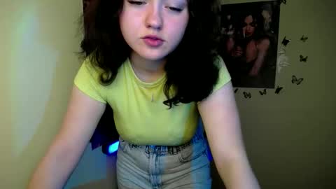 Snapshot of _foxy_lady chatting on 15, 10, 2025 Alice online show from 15, 10, 2025