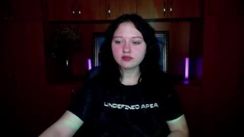 Snapshot of _foxy_lady chatting on 7, 11, 2025 Alice online show from 7, 11, 2025