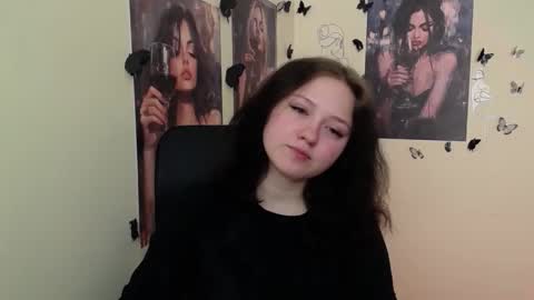 Snapshot of _foxy_lady chatting on 27, 4, 2026 Alice online show from 27, 4, 2026