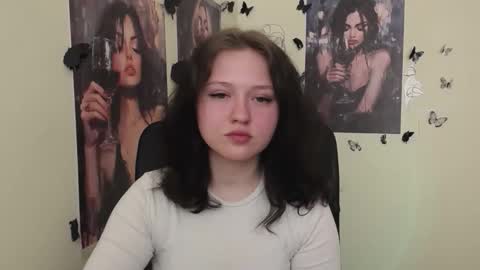 Snapshot of _foxy_lady chatting on 29, 4, 2026 Alice online show from 29, 4, 2026