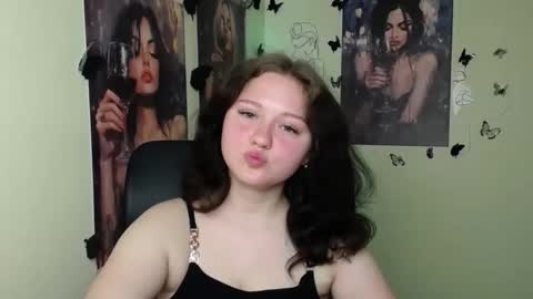 Snapshot of _foxy_lady chatting on 19, 5, 2026 Alice online show from 19, 5, 2026