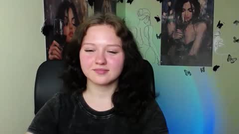 Snapshot of _foxy_lady chatting on 23, 5, 2026 Alice online show from 23, 5, 2026