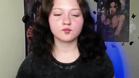 Snapshot of _foxy_lady chatting on 26, 5, 2026 Alice online show from 26, 5, 2026