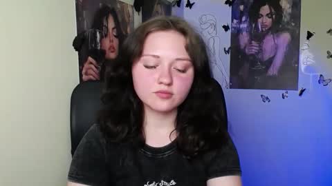 Snapshot of _foxy_lady chatting on 27, 5, 2026 Alice online show from 27, 5, 2026