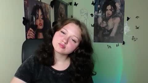 Snapshot of _foxy_lady chatting on 8, 6, 2026 Alice online show from 8, 6, 2026