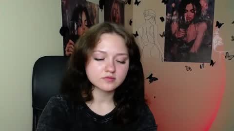 Snapshot of _foxy_lady chatting on 25, 6, 2026 Alice online show from 25, 6, 2026
