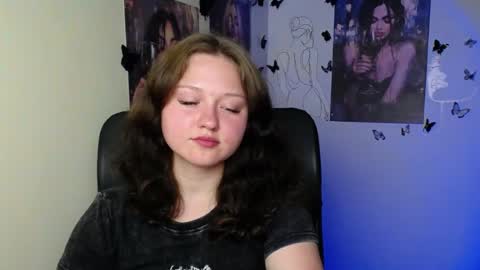 Snapshot of _foxy_lady chatting on 6, 7, 2026 Alice online show from 6, 7, 2026