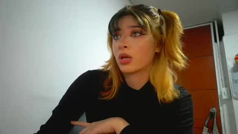 Snapshot of _genesid_dixton chatting on 4, 3, 2026 Mia-foster online show from 4, 3, 2026