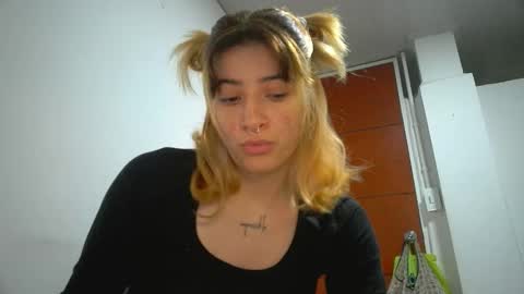 Snapshot of _genesid_dixton chatting on 18, 3, 2026 Mia-foster online show from 18, 3, 2026