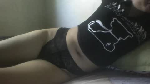 Snapshot of _genevieve22_ chatting on 8, 7, 2026 genny online show from 8, 7, 2026