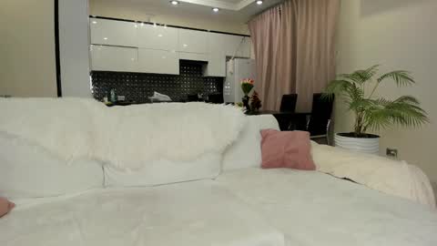 Snapshot of _heaven_ishere_ chatting on 29, 1, 2025 Julia online show from 29, 1, 2025