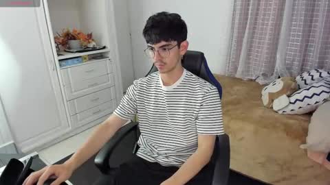 Snapshot of _jamesboy chatting on 23, 2, 2025 James online show from 23, 2, 2025