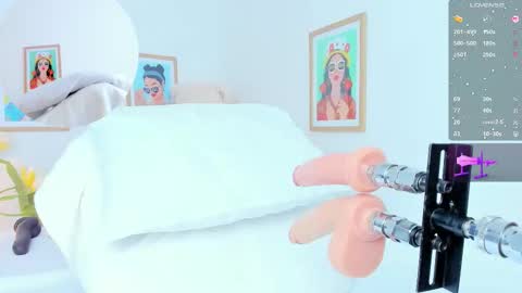 _jasminnee_ online show from 13, 10, 2025