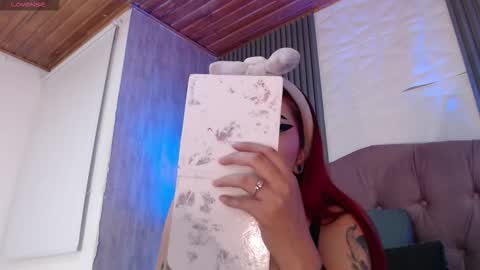 Snapshot of _johana18 chatting on 17, 12, 2025 Mia online show from 17, 12, 2025
