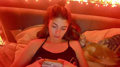 _just_a_simple_girl online show from 9, 1, 2025