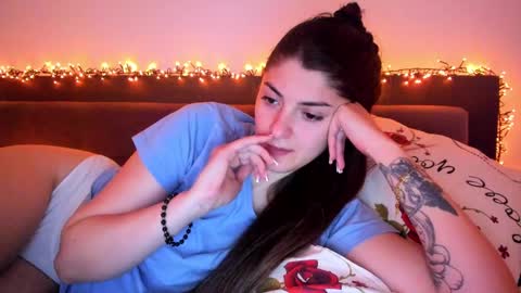 _just_a_simple_girl online show from 26, 2, 2025