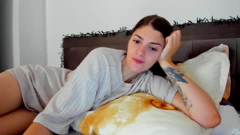 _just_a_simple_girl online show from 1, 10, 2025