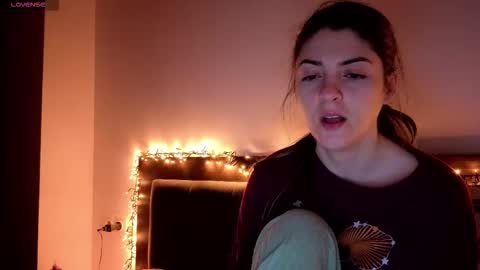 _just_a_simple_girl online show from 1, 3, 2026