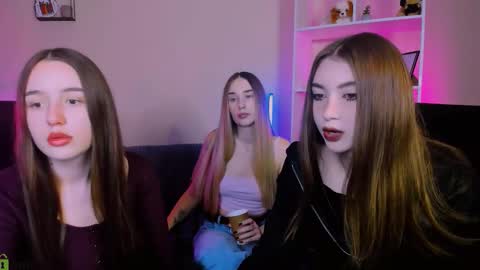 _kellykitten_ online show from 21, 11, 2025