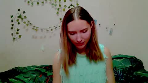 _kikiclark_ online show from 21, 11, 2025