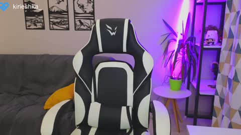 Snapshot of _kirieshka chatting on 21, 12, 2024 Molly   Emily online show from 21, 12, 2024