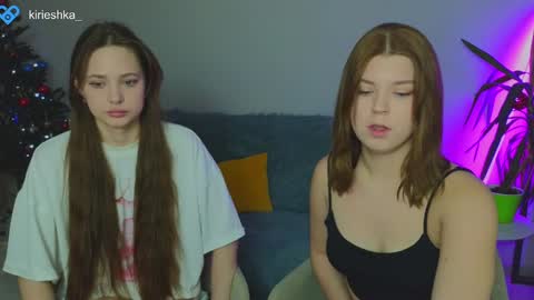 Snapshot of _kirieshka chatting on 8, 1, 2025 Molly   Emily online show from 8, 1, 2025