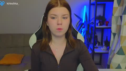 Snapshot of _kirieshka chatting on 12, 1, 2025 Molly   Emily online show from 12, 1, 2025