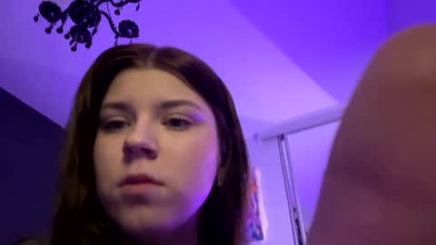 Snapshot of _kirieshka chatting on 7, 2, 2025 Molly   Emily online show from 7, 2, 2025