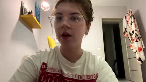 Snapshot of _kirieshka chatting on 10, 2, 2025 Molly   Emily online show from 10, 2, 2025